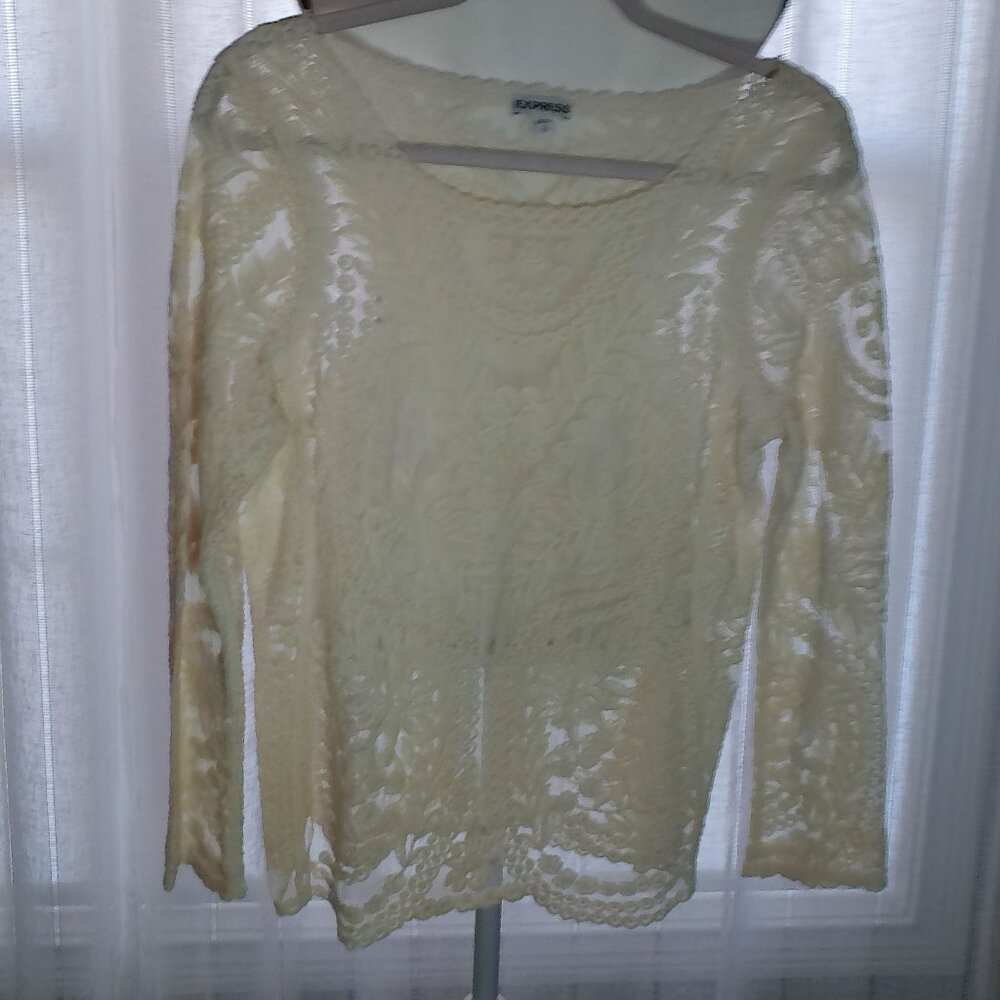 EXPRESS Blouse !00% Embroidered Lace w/No Lining Cream SP